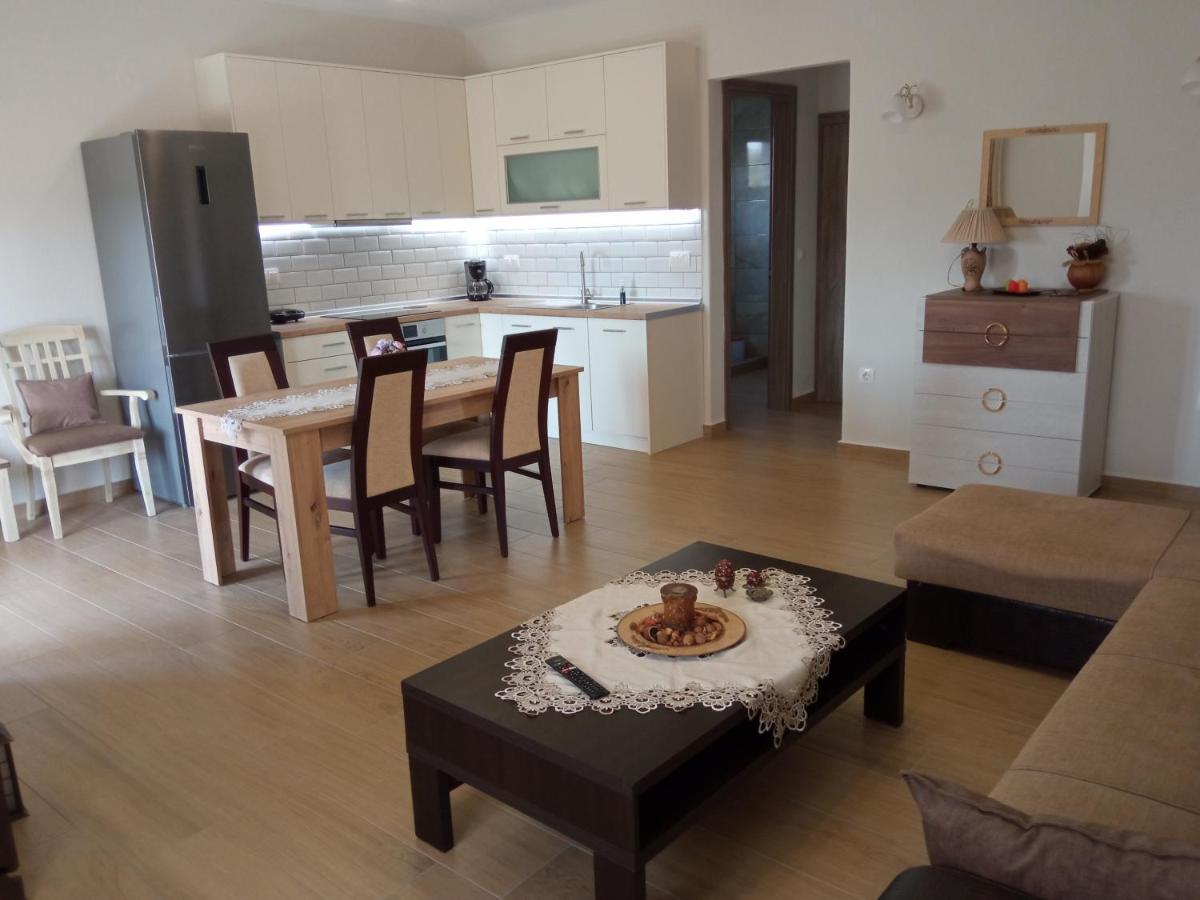 Kali Luxury Apartments -Garden-Gold- อาโยส นิโกลาออส ภายนอก รูปภาพ